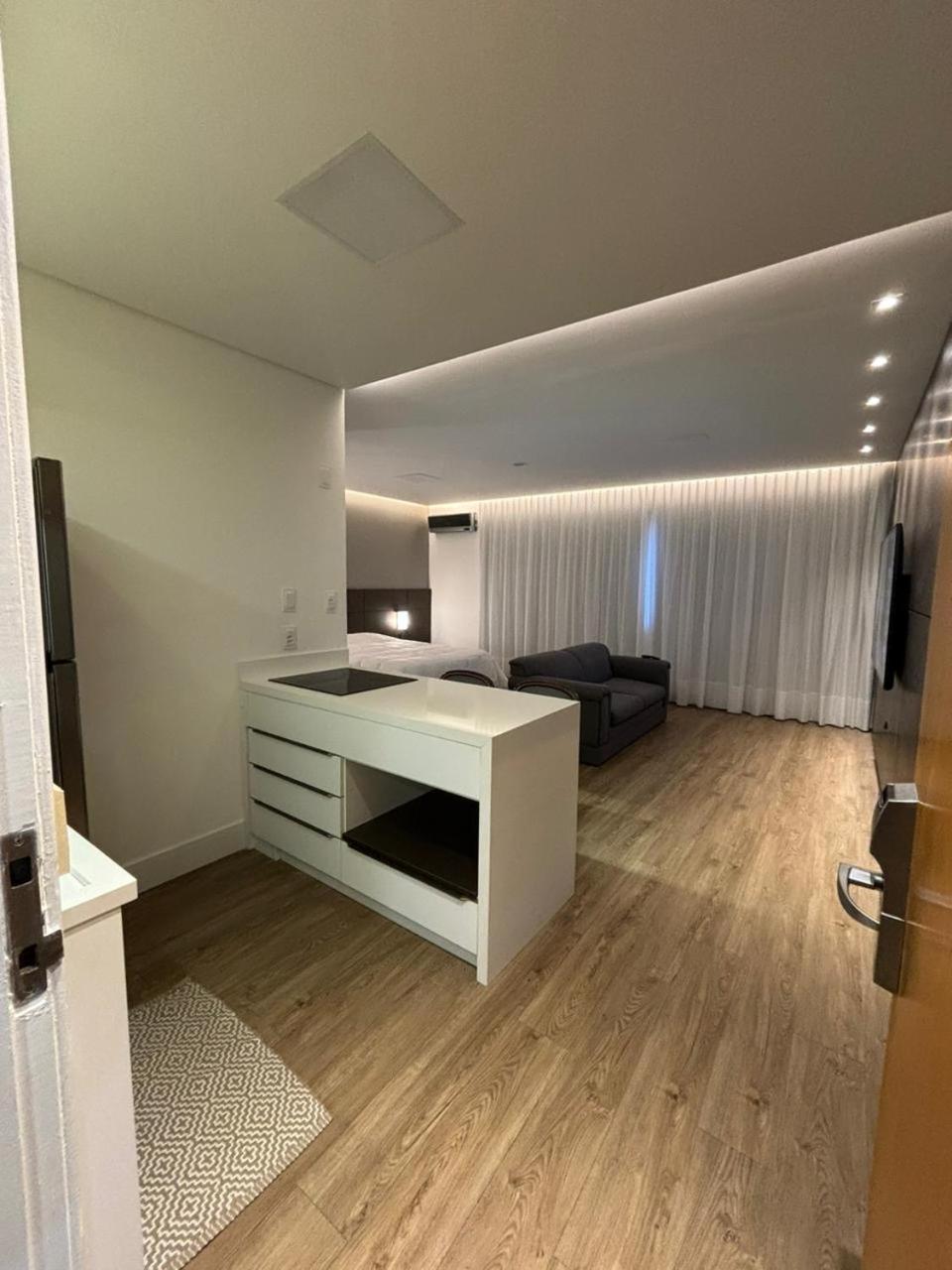 Apart Hotel Moderno Em Жоїнвіль Екстер'єр фото