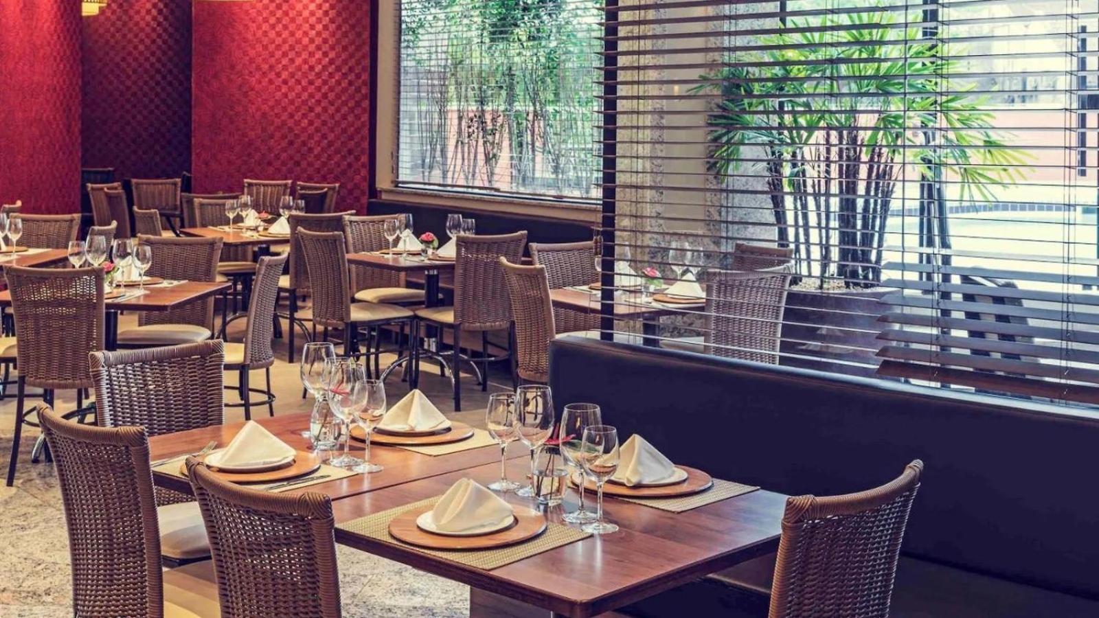 Apart Hotel Moderno Em Жоїнвіль Екстер'єр фото